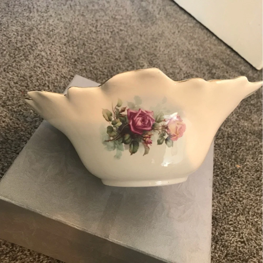 Fine Porcelain Bowl / Candy Dish By JS Gold Trim Pink and Red Roses
